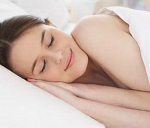 もっとも簡単そうで難しい！ニキビ予防に向く睡眠のメカニズムとは？
