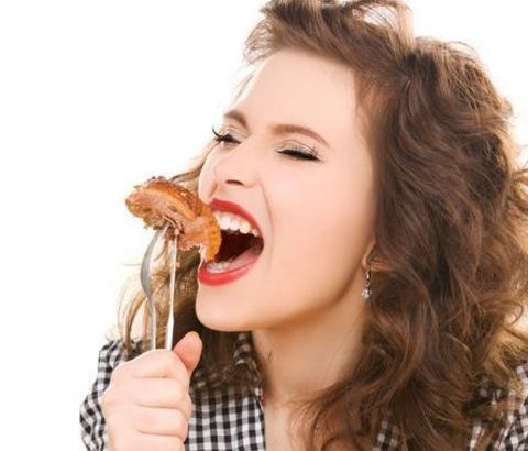 実はお肉がワキガの原因！？不快な症状を改善するための効果的な食生活とは？